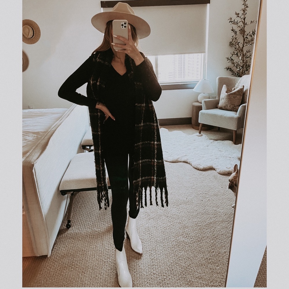 H&M black sweater